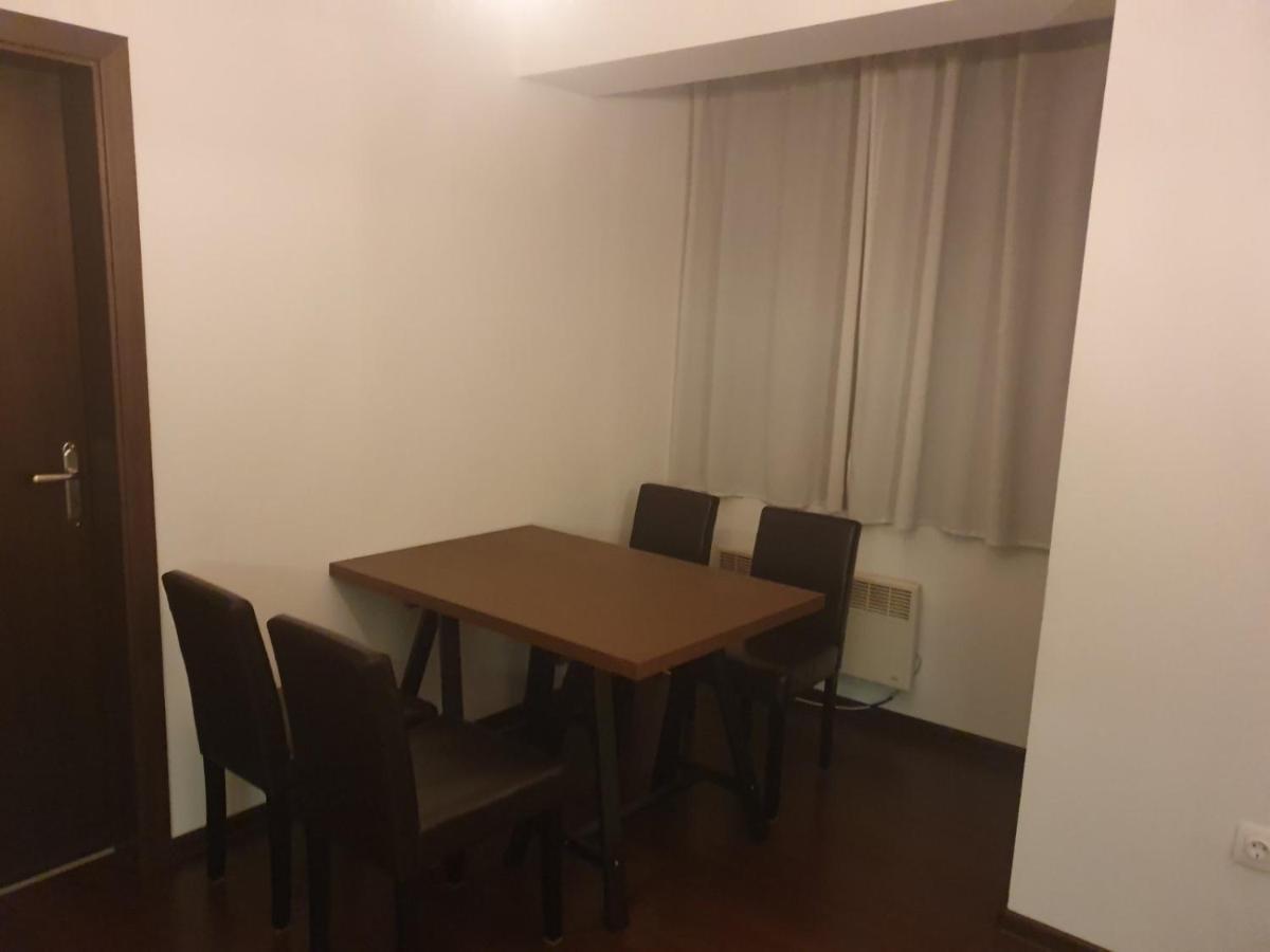 The White Apartment At The Ski Банско Экстерьер фото